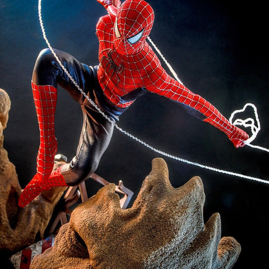 MMS662 - Spider-Man: No Way Home - 1/6th scale Friendly Neighborhood Spider-Man Collectible Figure (Deluxe Version)